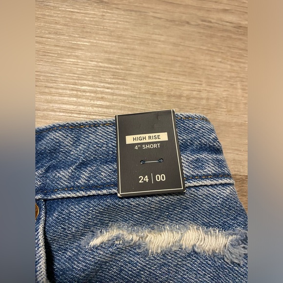 Abercrombie & Fitch High Rise Shorts (24) - Picture 2 of 5